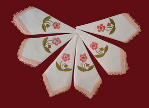 Set of 6: Floral embroidered napkins with lace