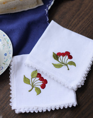 Set of 6- Embroidered White napkins with lace