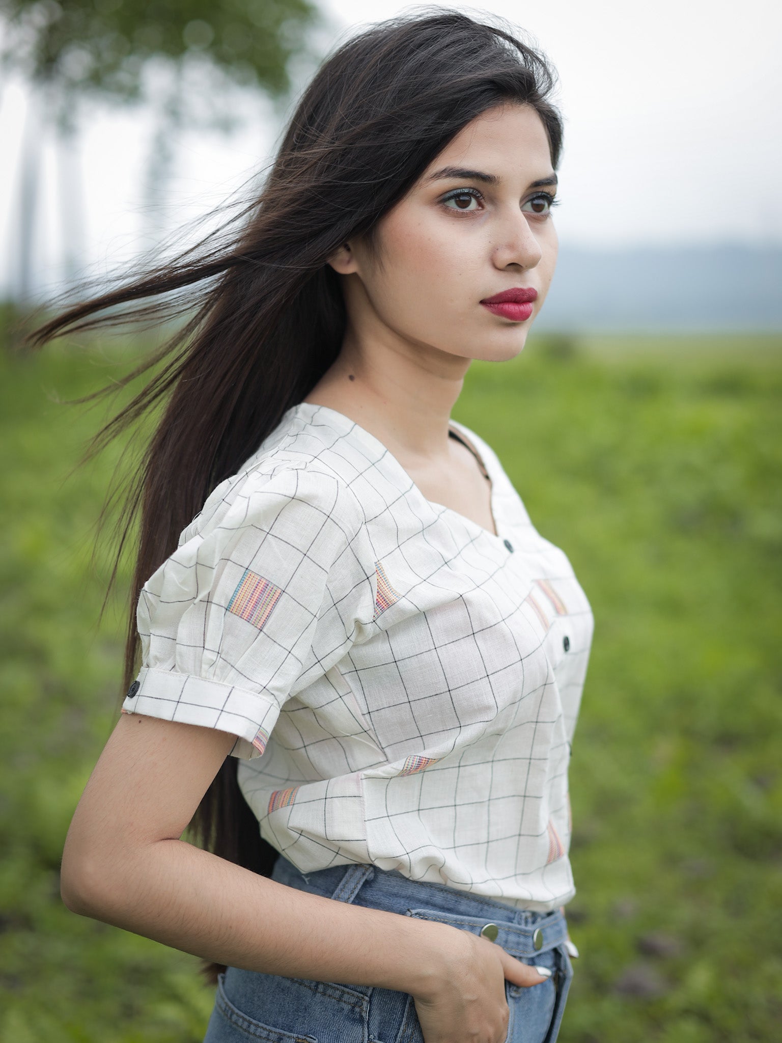 White chequered cotton top with puff sleeves
